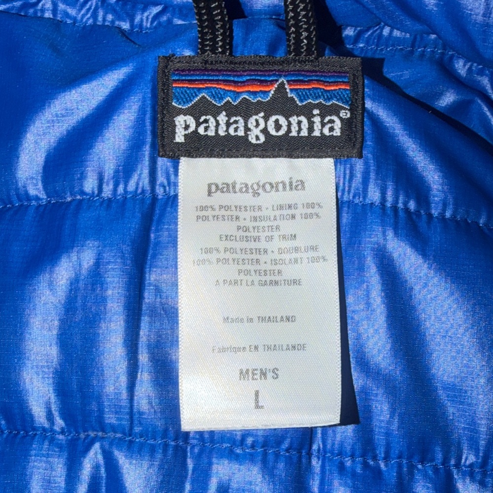 Patagonia Men's Navy Insulated Vest - Picture 2 of 6